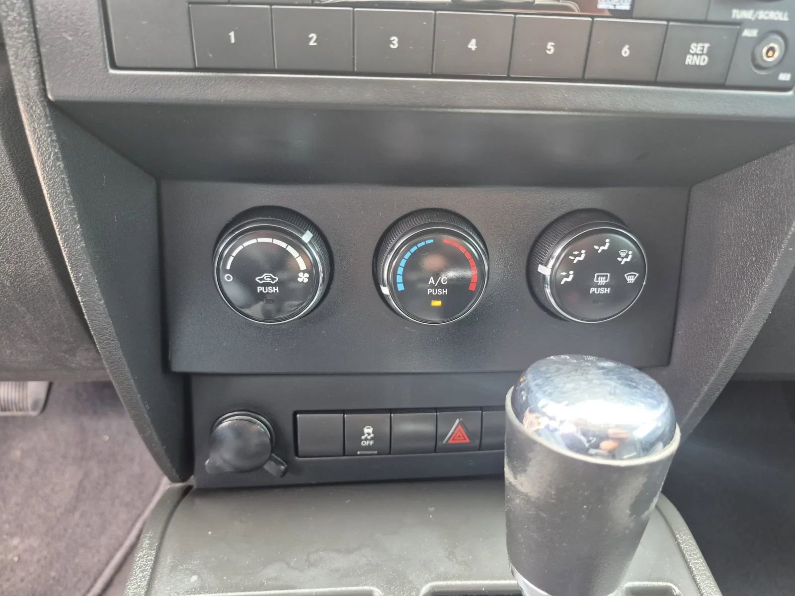 Used 2011 Dodge Nitro Heat RWD image 22