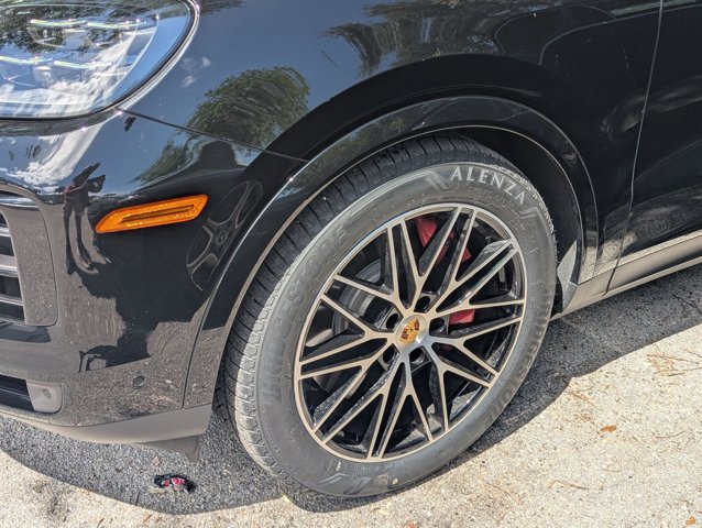 Used 2024 Porsche Cayenne S image 21