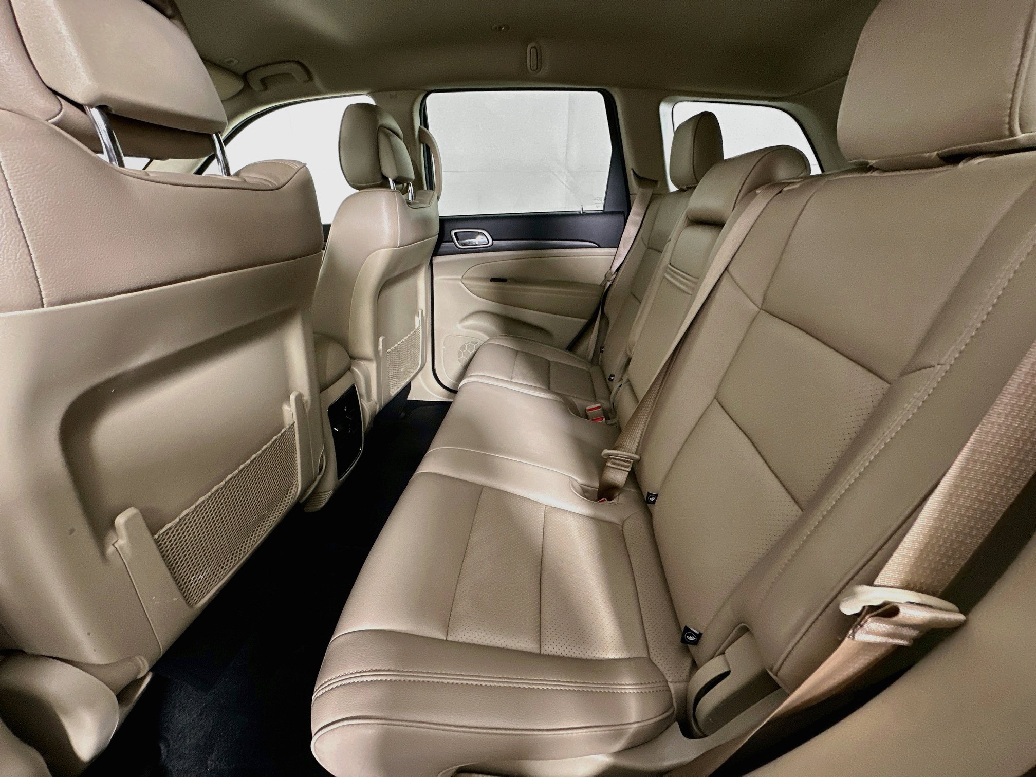 Used 2022 Jeep Grand Cherokee Laredo E RWD image 27