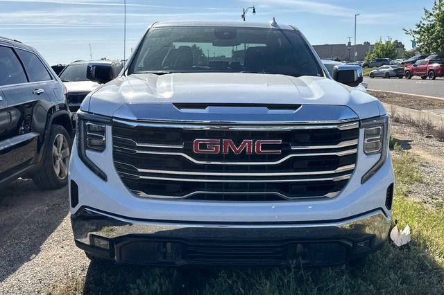 Used 2024 GMC Sierra 1500 SLT AWD/4WD image 3