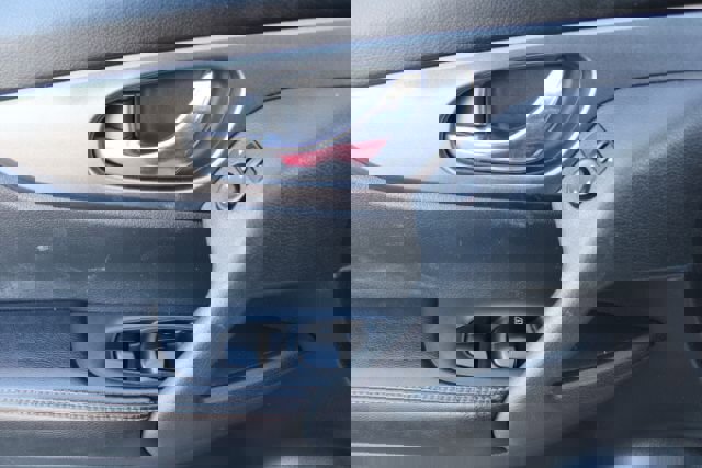 Used 2016 Nissan Rogue S AWD/4WD image 8