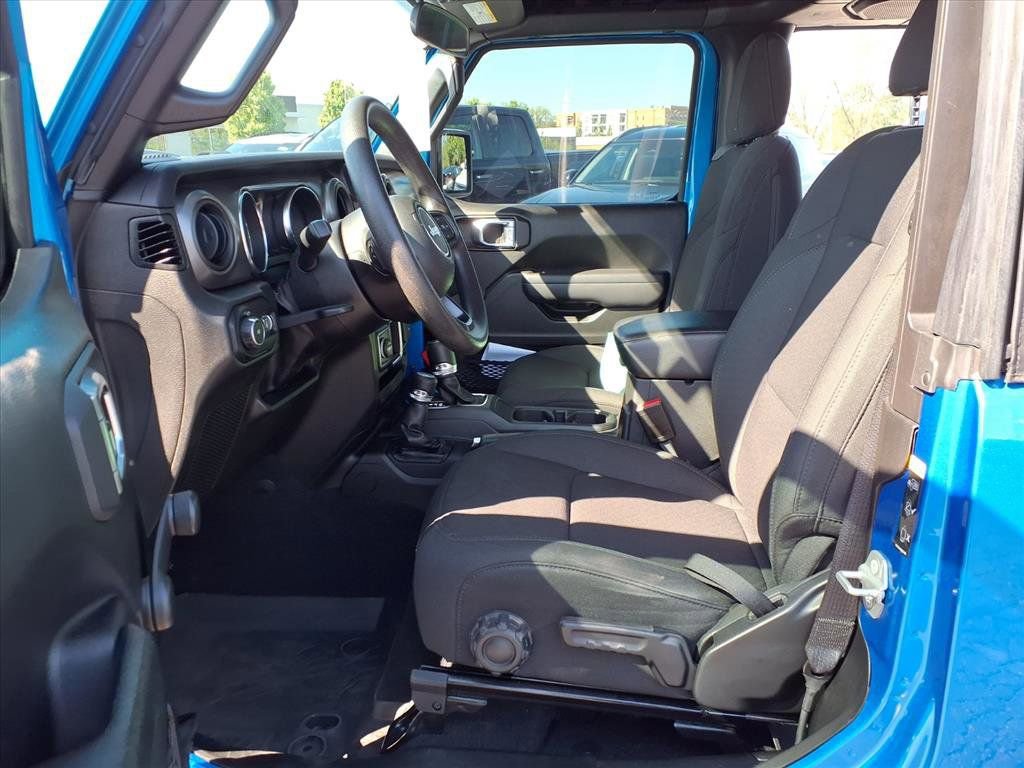 Used 2022 Jeep Wrangler Sport AWD/4WD image 17