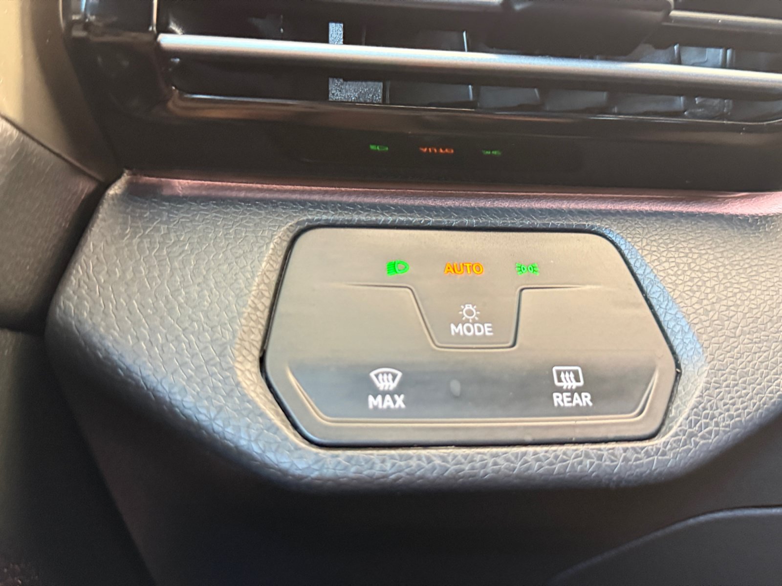 Used 2023 Volkswagen ID.4 Pro RWD image 22