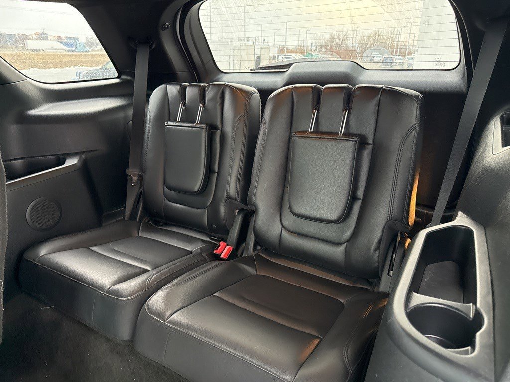 Used 2017 Ford Explorer XLT w/ Equipment Group 202A image 11