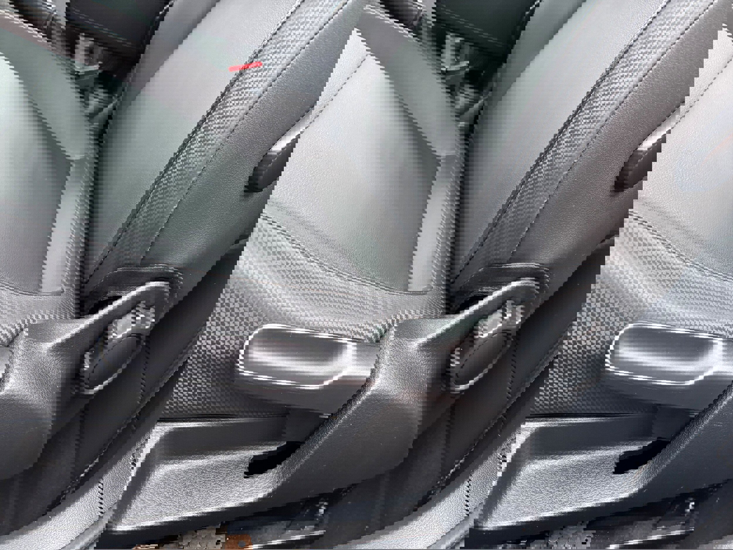 Used 2013 Volkswagen Beetle 2.5 image 8