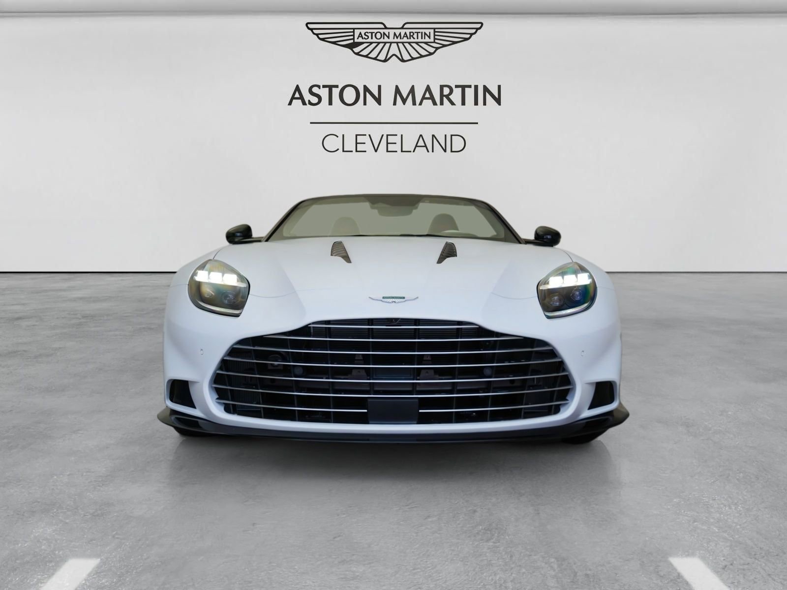 New 2026 Aston Martin Vanquish Convertible RWD image 36