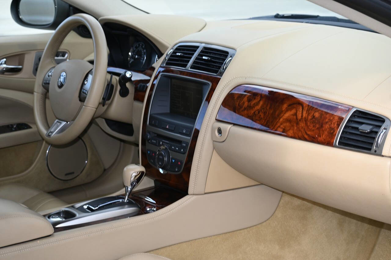 Used 2007 Jaguar XKR R image 22