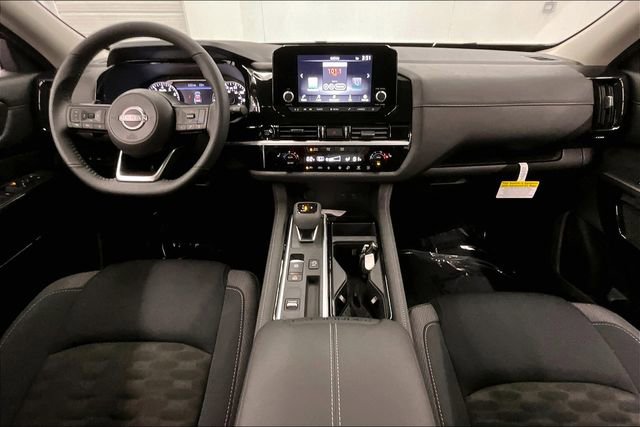 New 2025 Nissan Pathfinder SV w/ Cargo Package image 6