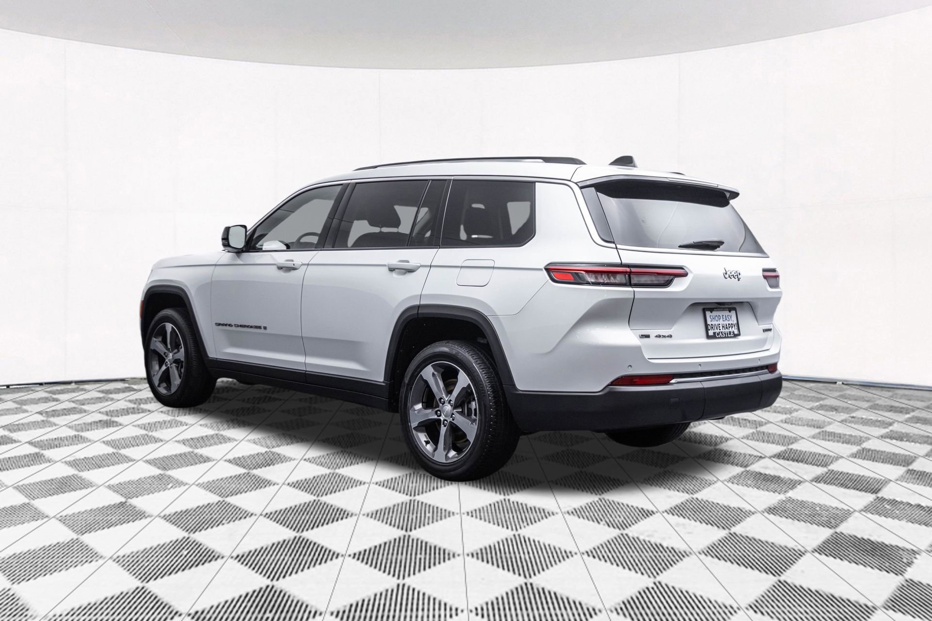 Used 2023 Jeep Grand Cherokee L Limited w/ Trailer Tow Group (B) AWD/4WD image 9