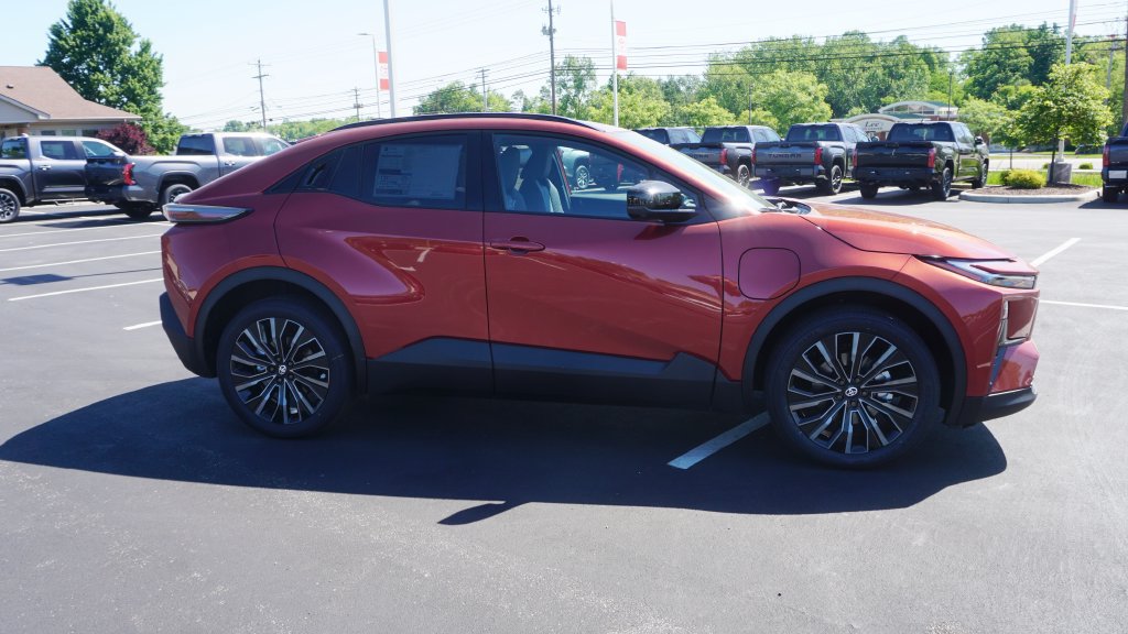 New 2026 Toyota C-HR AWD/4WD image 4