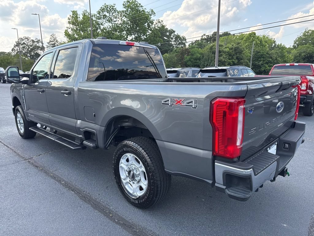 Used 2025 Ford F250 XLT AWD/4WD image 3