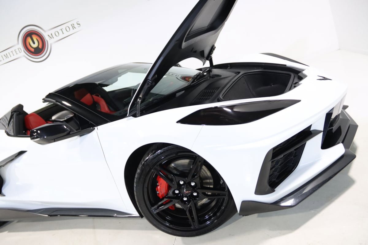 Used 2024 Chevrolet Corvette Stingray Premium Conv w/ Z51 Performance Package RWD image 69