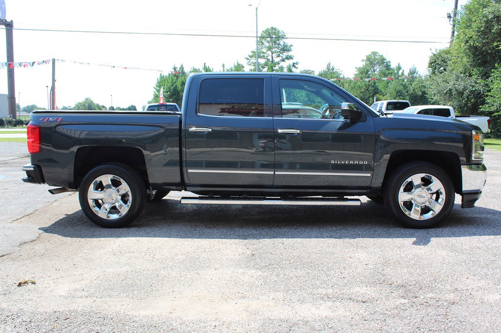 Used 2018 Chevrolet Silverado 1500 LTZ w/ Sport Package image 13