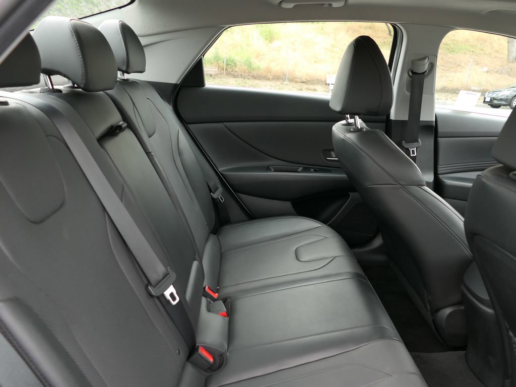 Certified 2023 Hyundai Elantra Limited w/ Cargo Package image 21