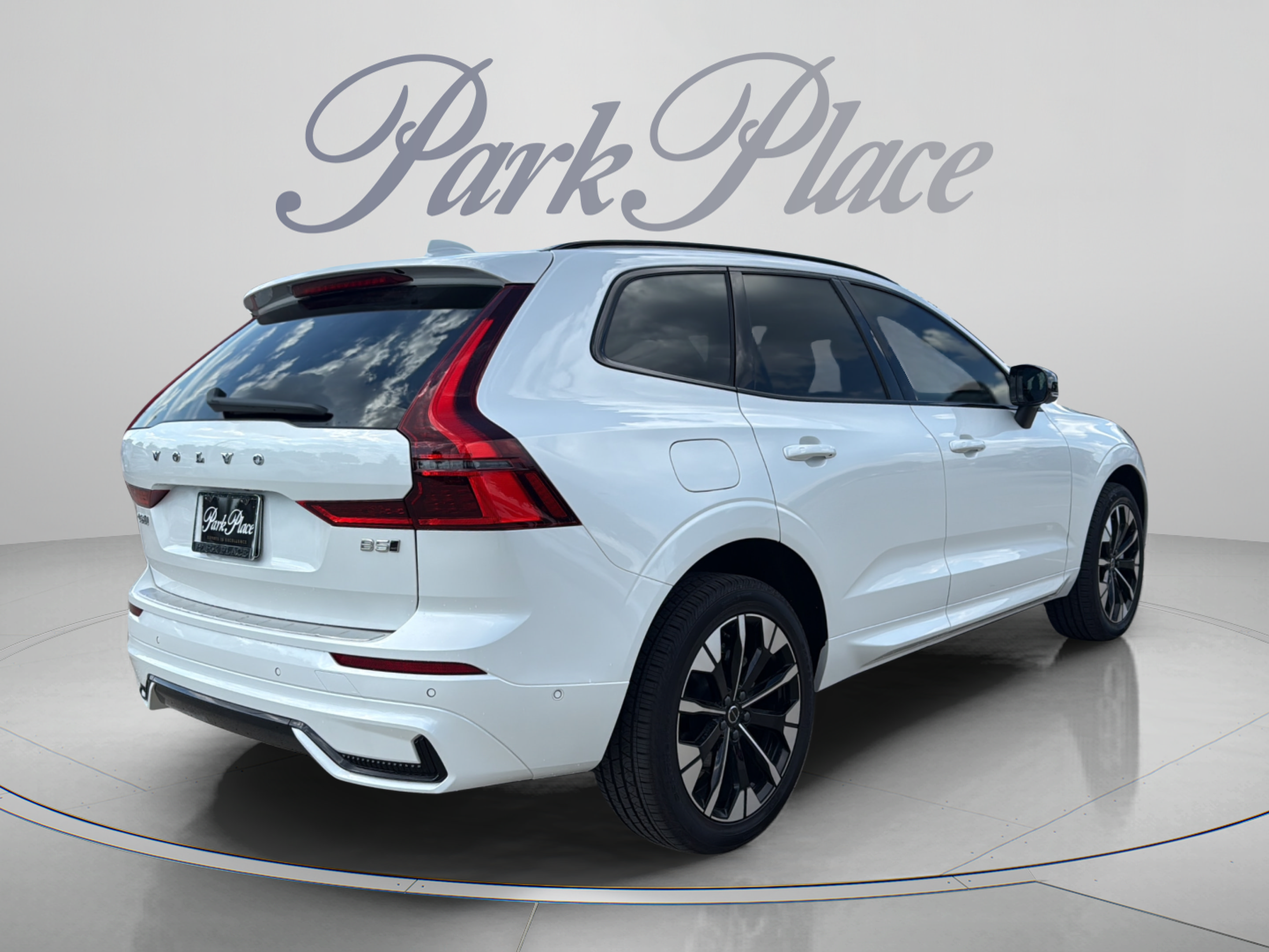 Used 2026 Volvo XC60 B5 Plus w/ Protection Package Premier AWD/4WD image 6