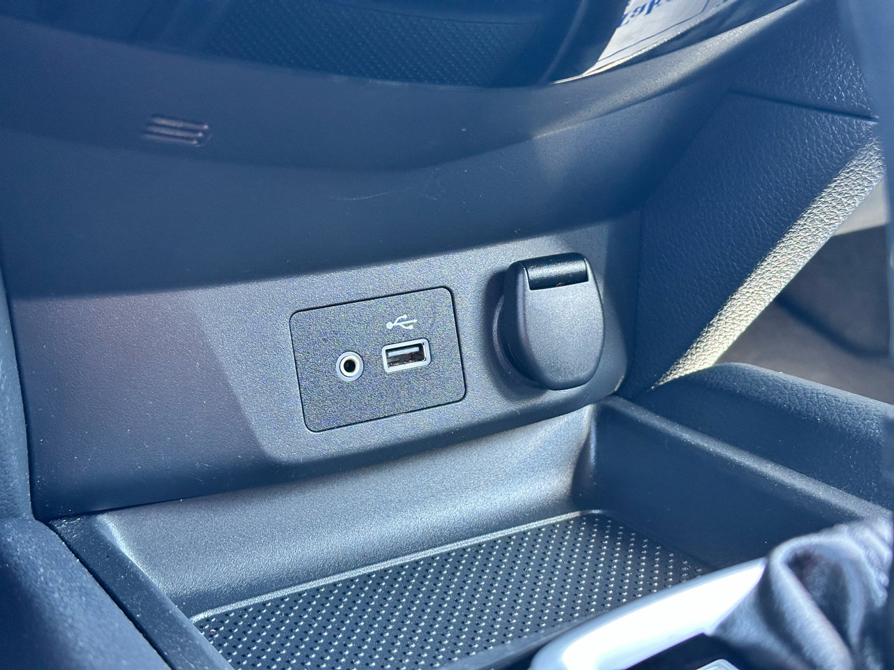 Used 2020 Nissan Rogue SV image 24