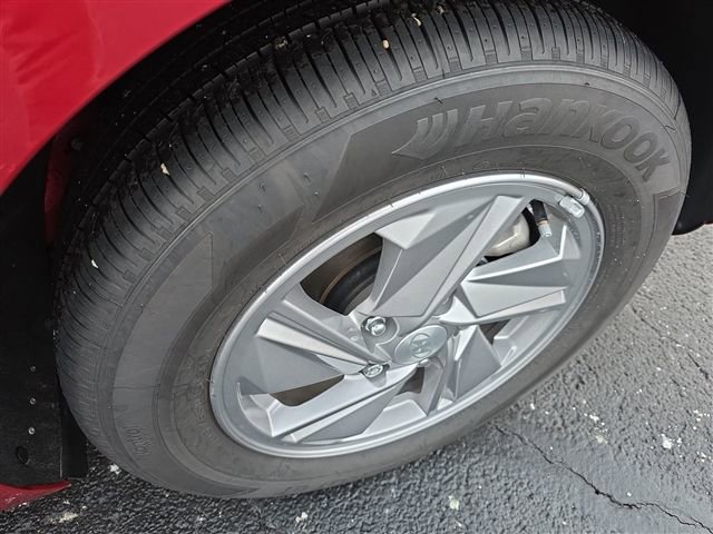 Used 2025 Hyundai Elantra SE image 21