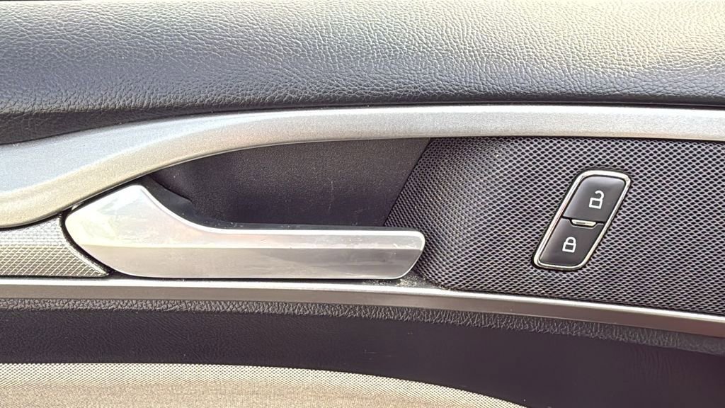 Used 2020 Ford Fusion S image 18