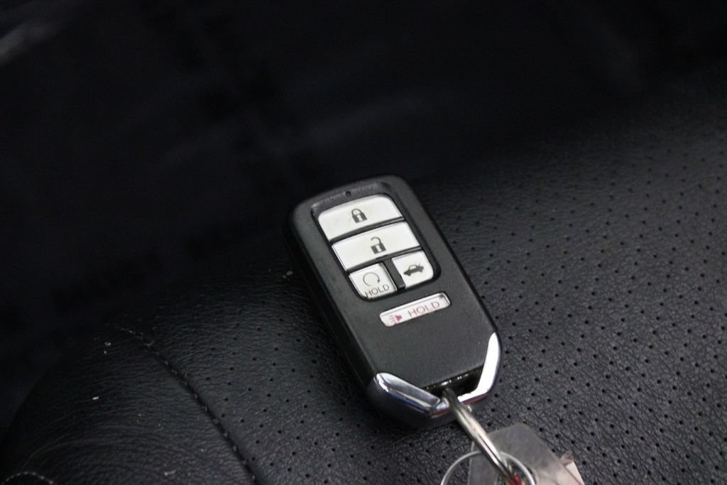 Used 2017 Honda Accord Touring image 30