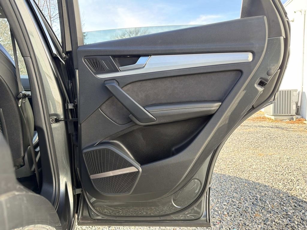 Used 2021 Audi SQ5 Premium Plus w/ Premium Plus Package image 17