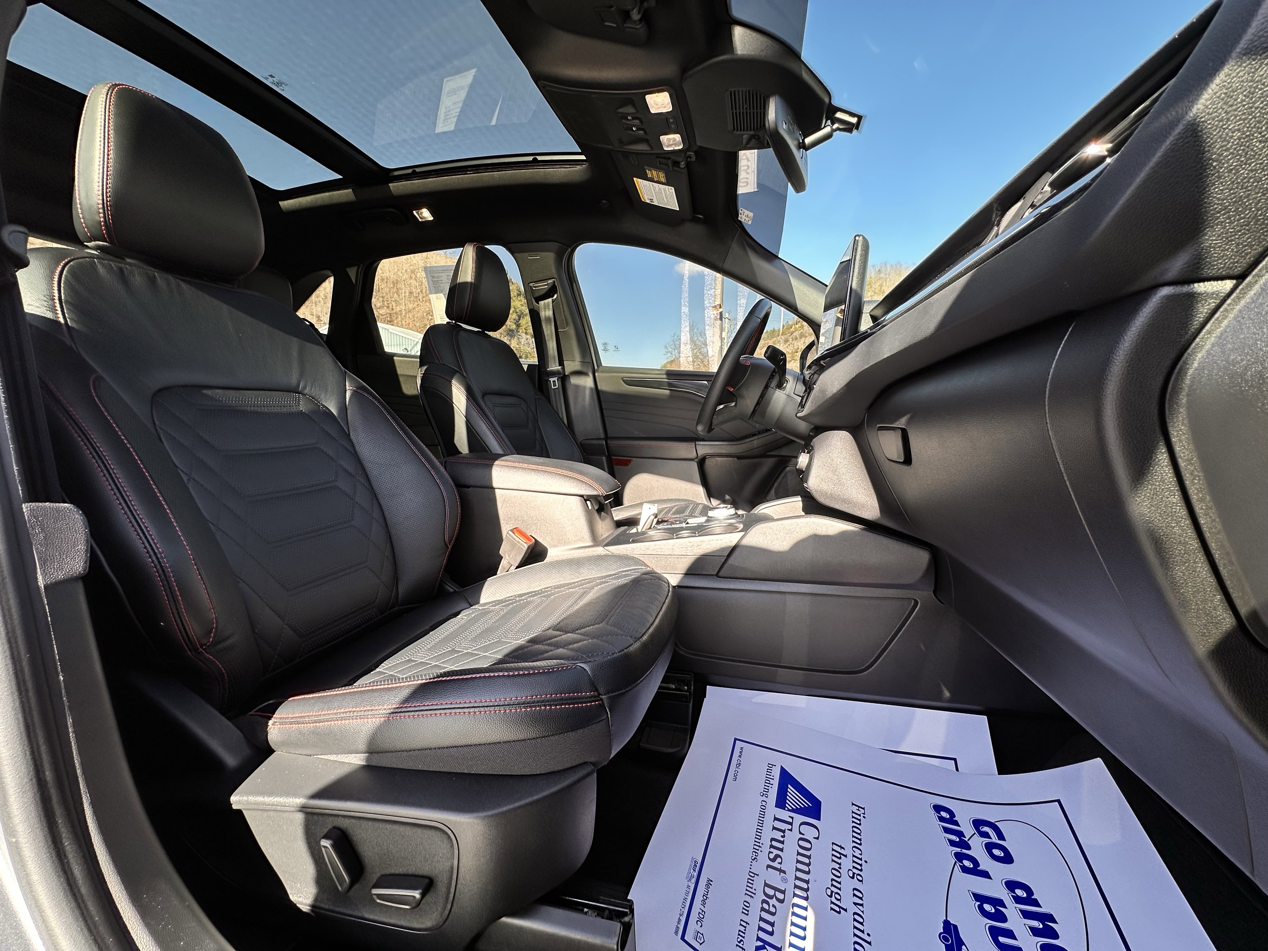 Used 2024 Ford Escape ST-Line Elite w/ Premium Technology Package image 28