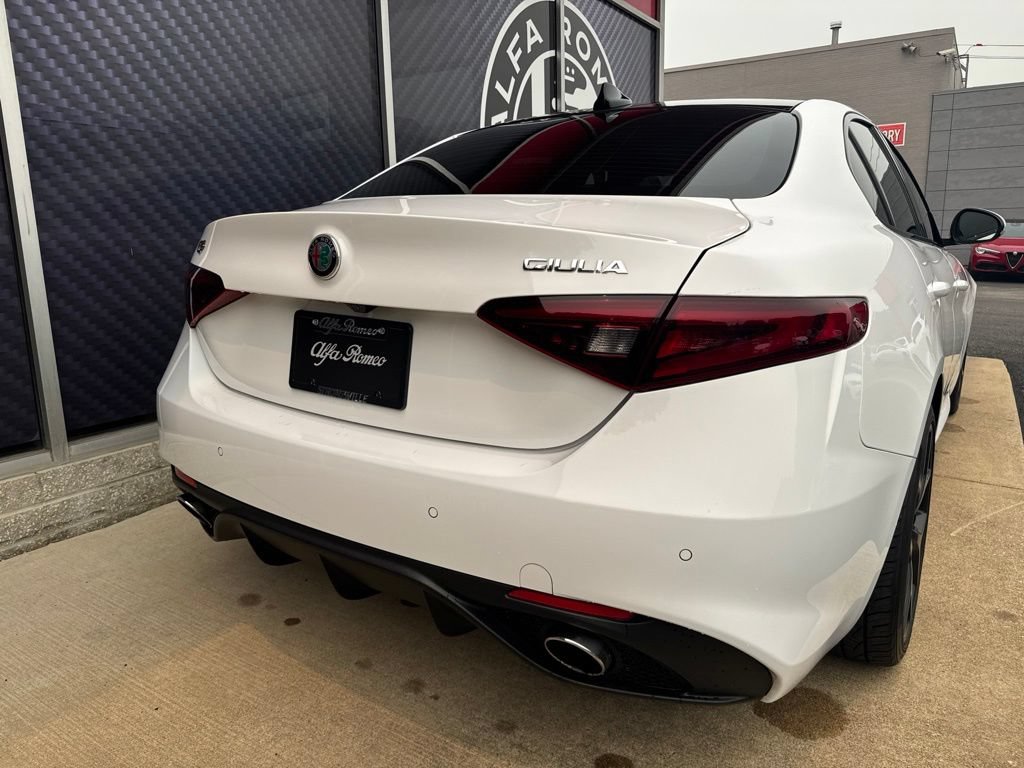 Used 2019 Alfa Romeo Giulia AWD image 7