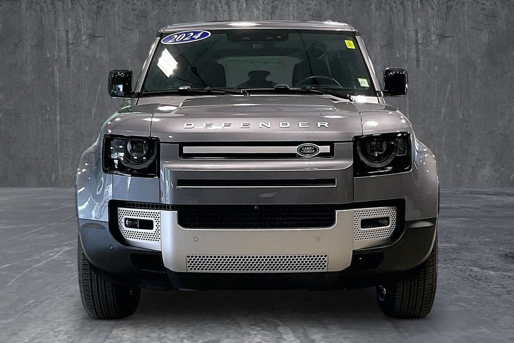 Used 2024 Land Rover Defender 110 S AWD/4WD image 2