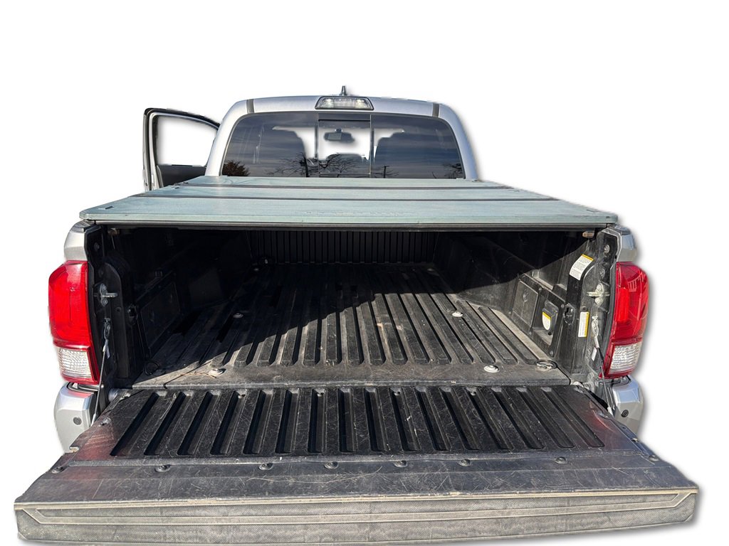 Used 2017 Toyota Tacoma TRD Sport image 14