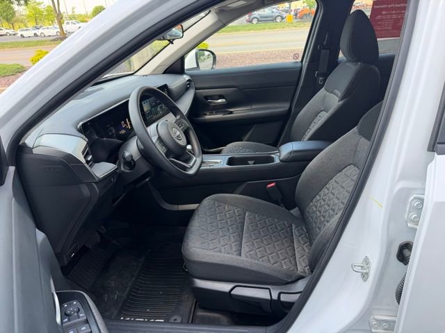 Certified 2025 Nissan Kicks SV w/ Charging Package FWD image 13