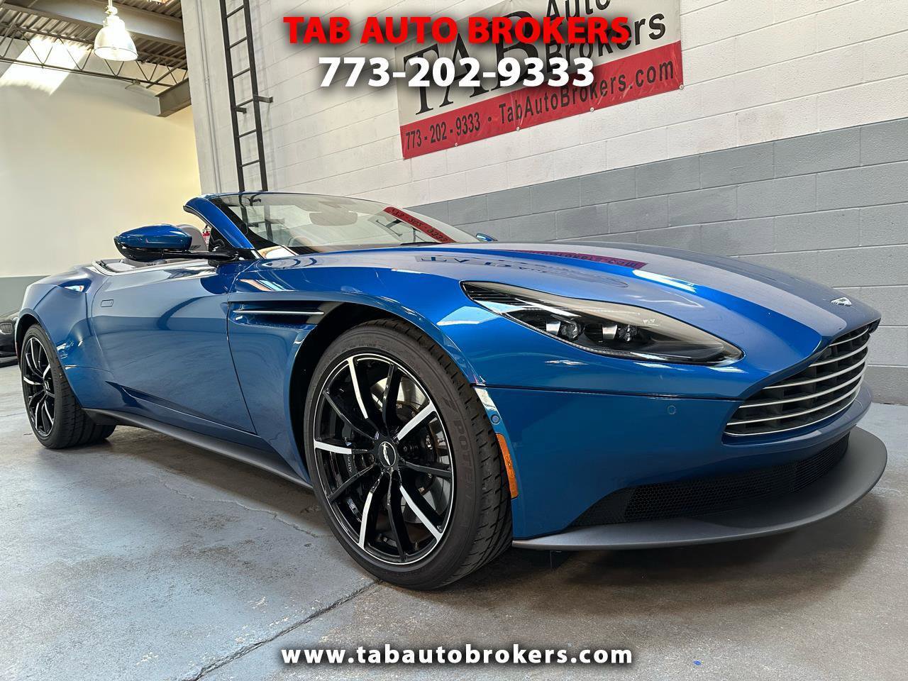 Used 2022 Aston Martin DB11 Volante RWD image 1