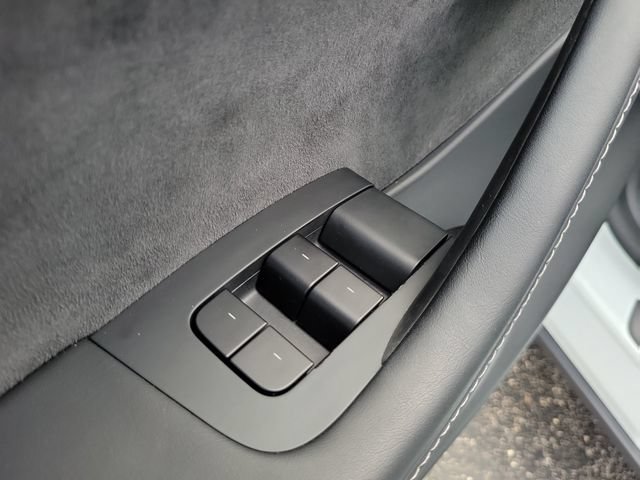 Used 2025 Tesla Model Y Long Range RWD image 20