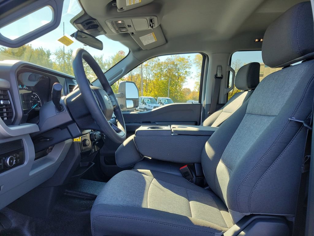 New 2026 Ford F450 XL w/ 360-Degree Camera Package image 18
