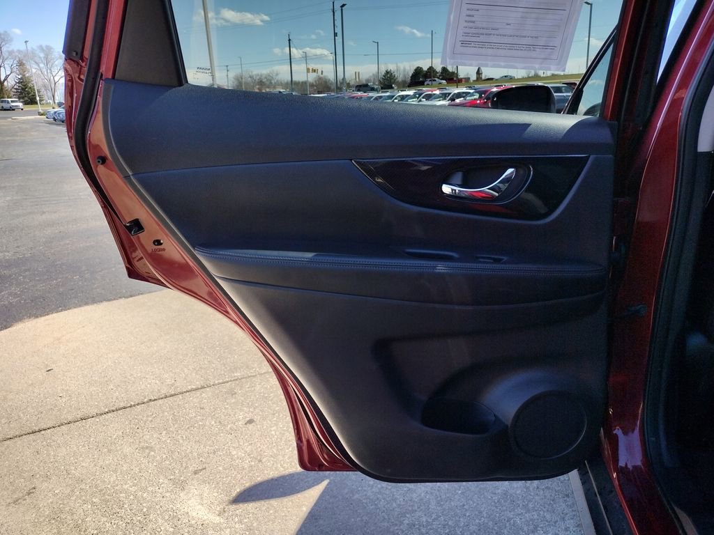 Used 2019 Nissan Rogue SL w/ Premium Package image 28