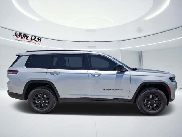 New 2026 Jeep Grand Cherokee L 4WD image 2