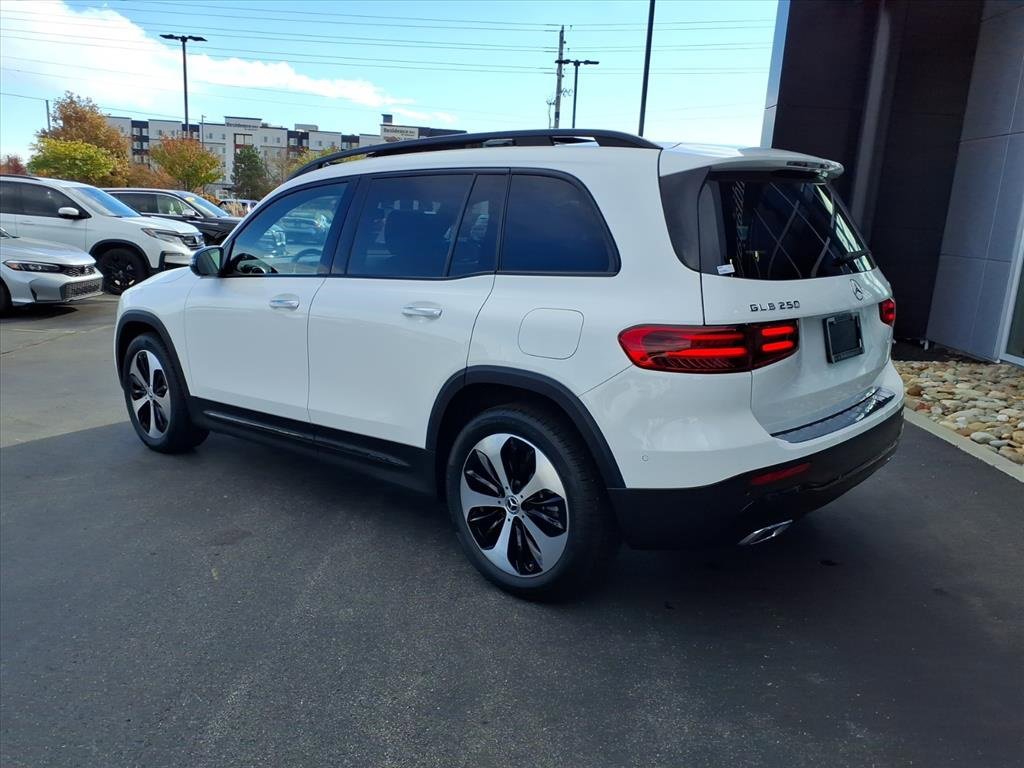 New 2025 Mercedes-Benz GLB 250 4MATIC image 4