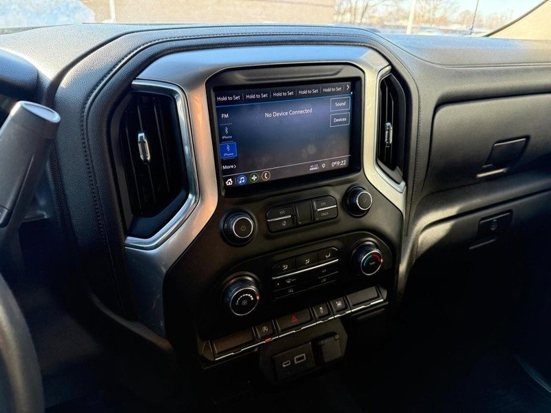 Used 2020 Chevrolet Silverado 1500 LT image 25