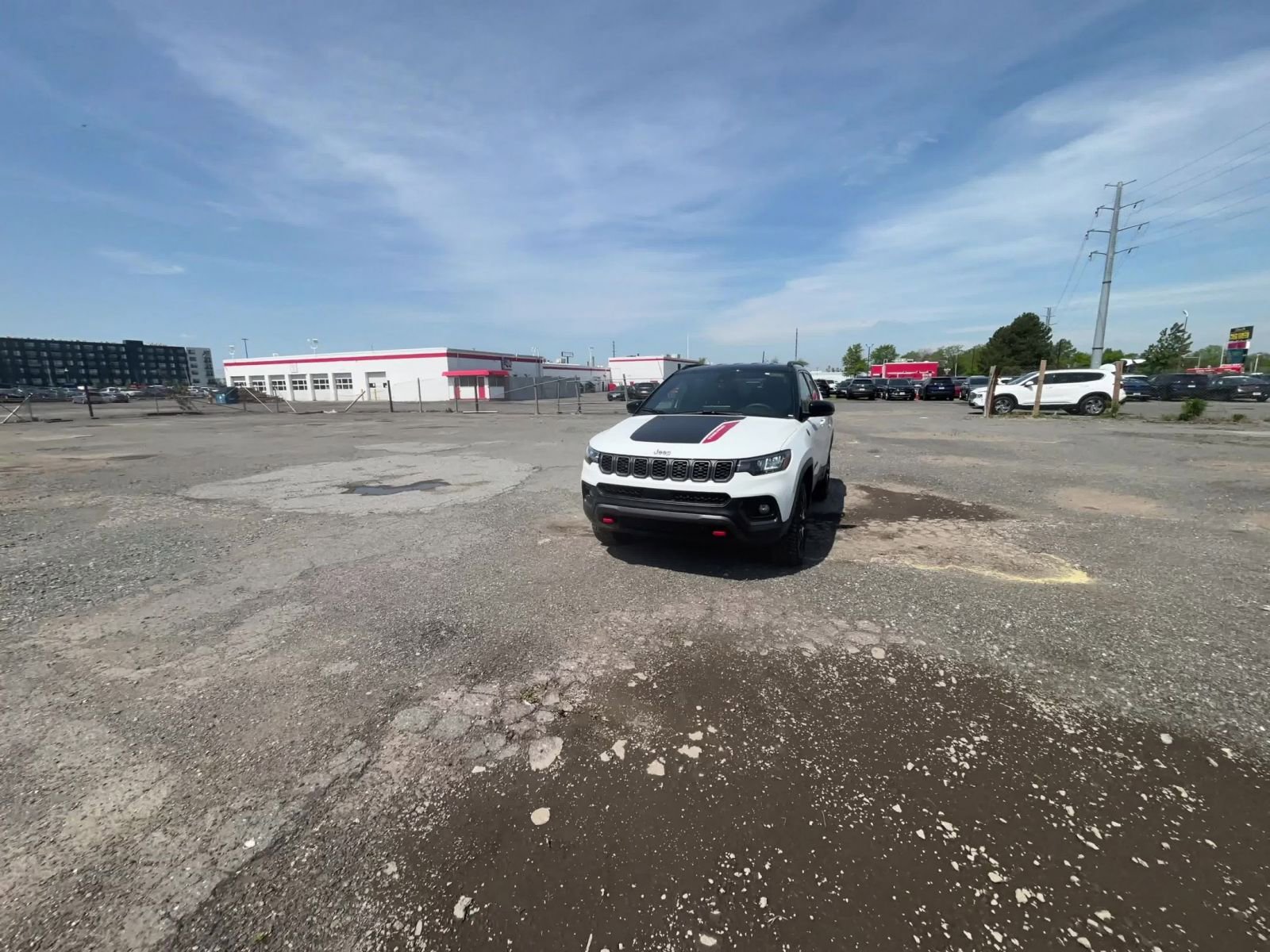 Used 2025 Jeep Compass Trailhawk AWD/4WD image 16