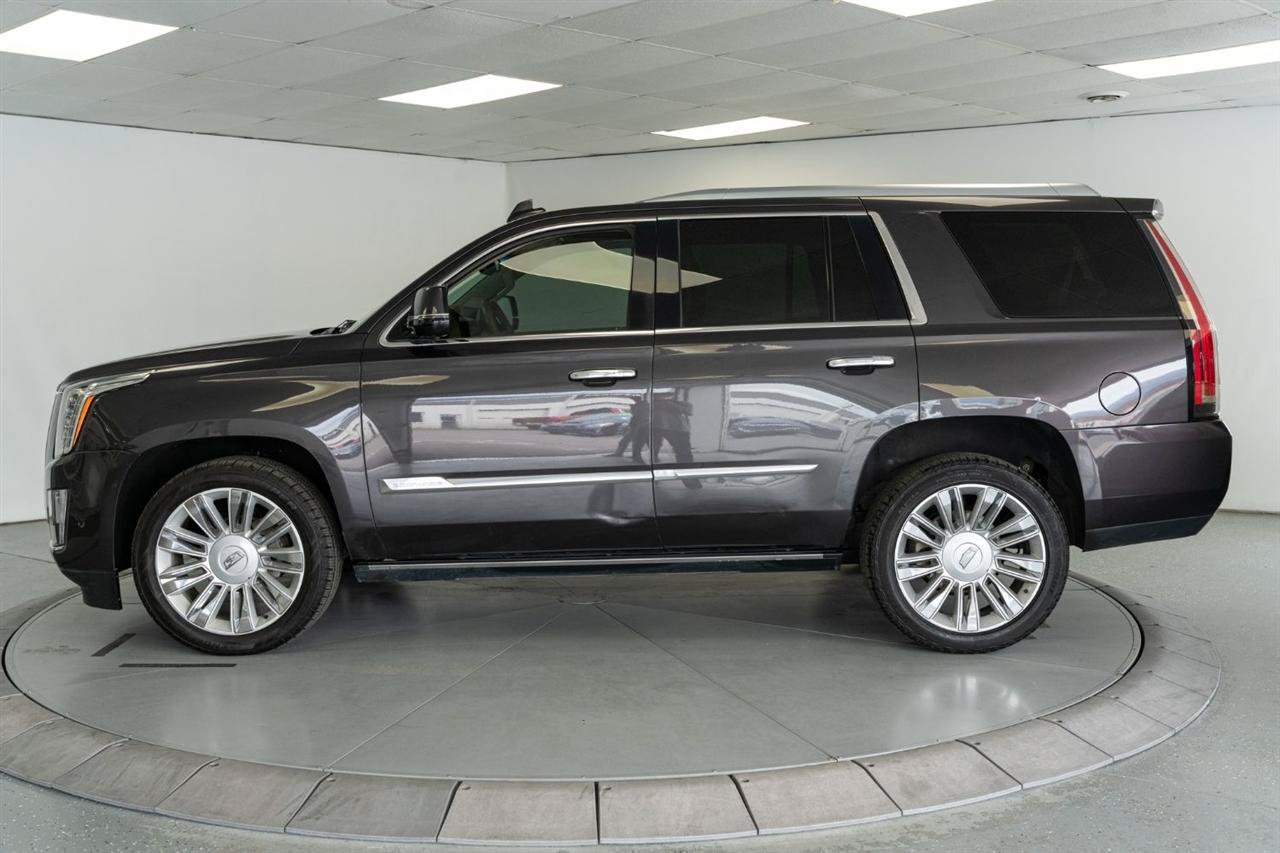 Used 2016 Cadillac Escalade Platinum AWD/4WD image 4