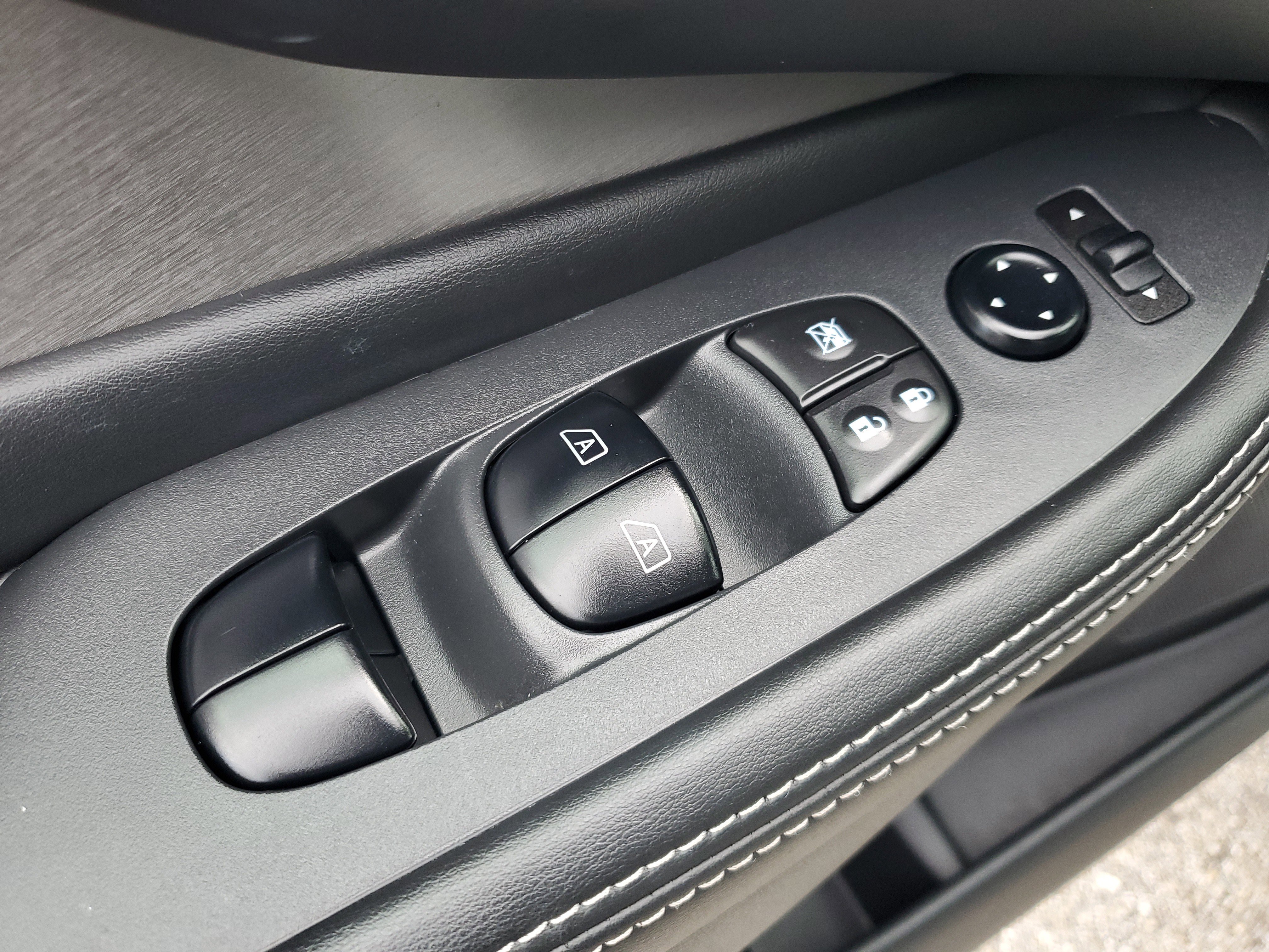 Used 2020 Nissan Murano SV image 28