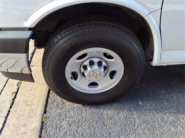 Used 2022 Chevrolet Express 2500 w/ Driver Convenience Package image 9