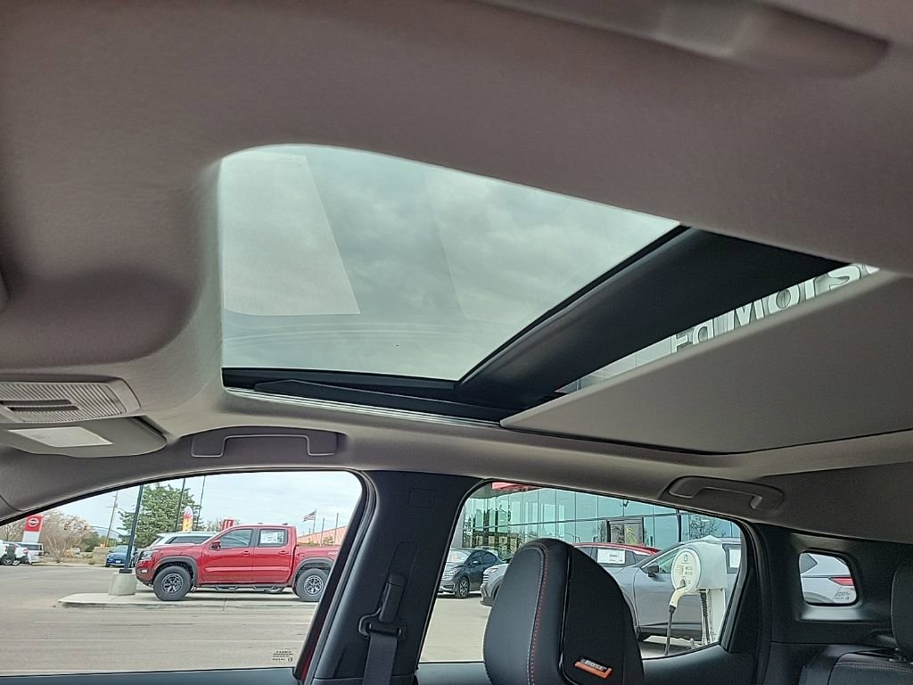 New 2026 Nissan Kicks SR w/ SR Premium Package image 33