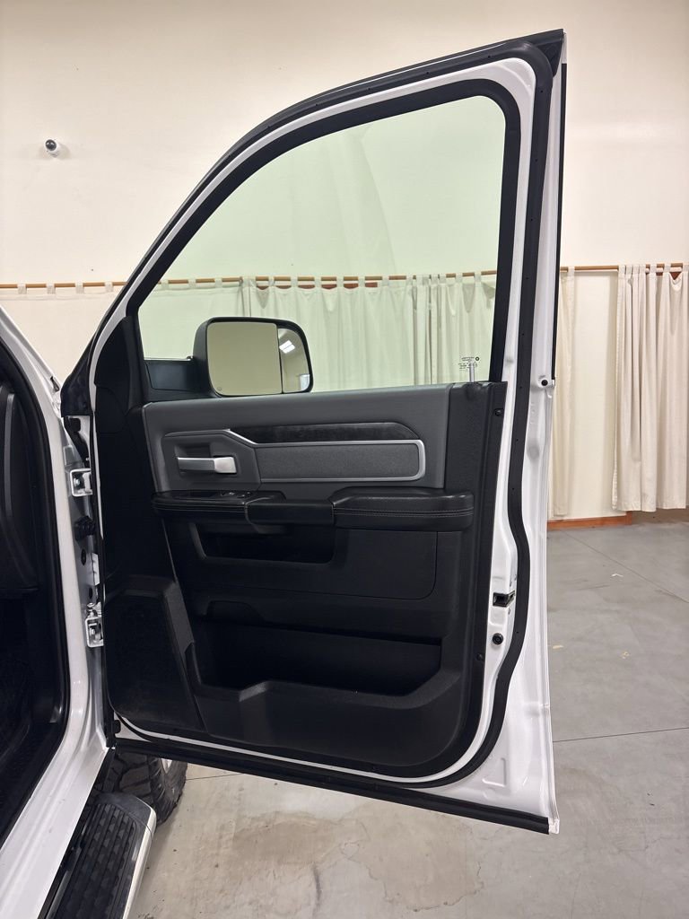 Used 2022 RAM 2500 Big Horn w/ Level C Equiment Group image 31