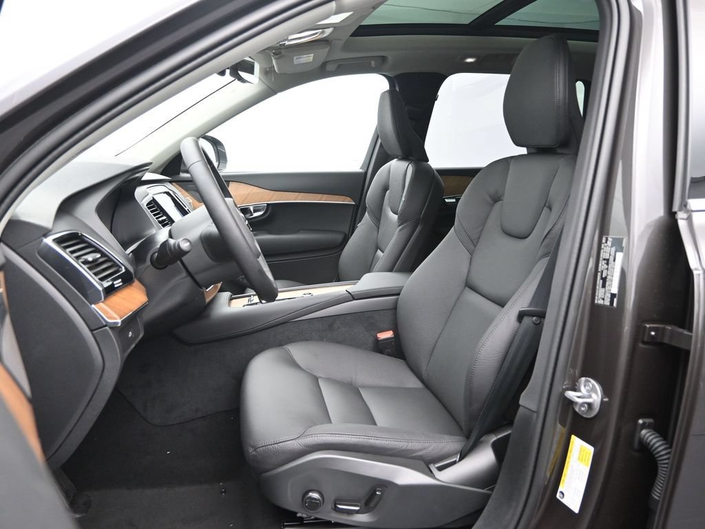 New 2025 Volvo XC90 B6 Plus w/ Protection Package Premier AWD/4WD image 21