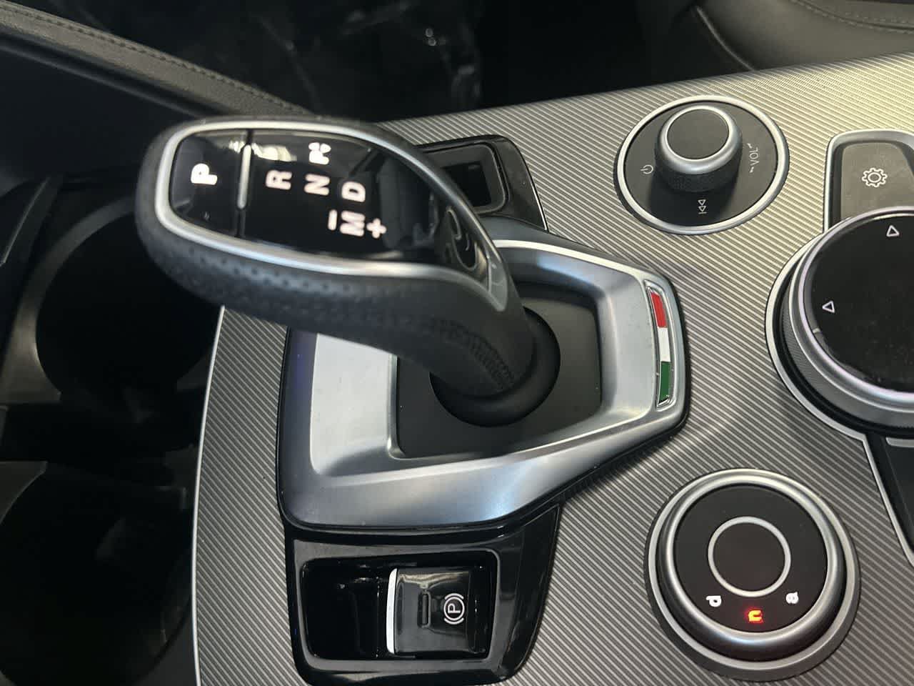 Used 2024 Alfa Romeo Stelvio Ti AWD/4WD image 21