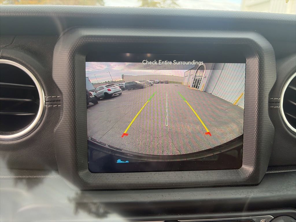 Used 2023 Jeep Wrangler Unlimited Sahara w/ Cold Weather Group image 18