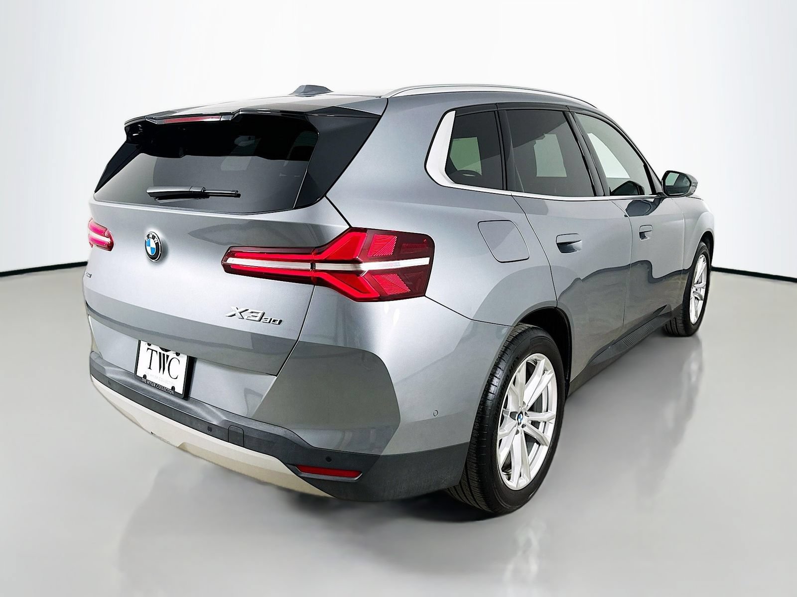 Used 2025 BMW X3 xDrive30i AWD/4WD image 5