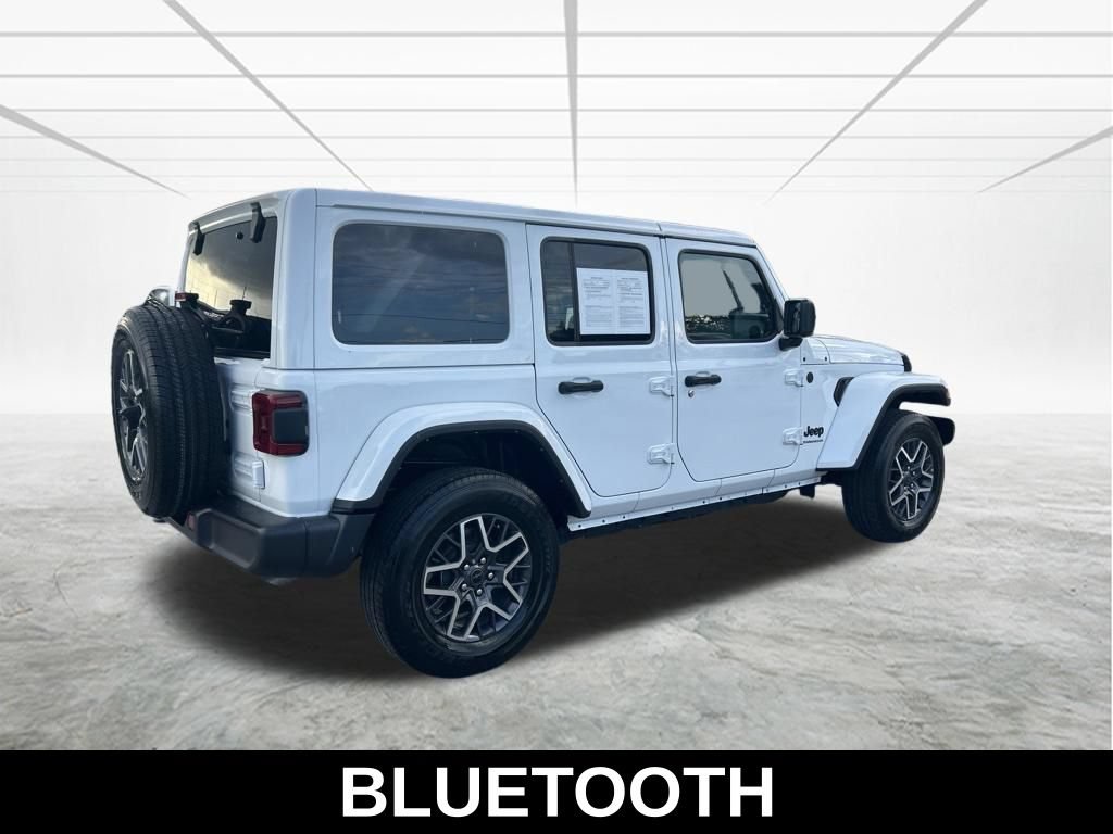 Used 2025 Jeep Wrangler Unlimited Sahara AWD/4WD image 5