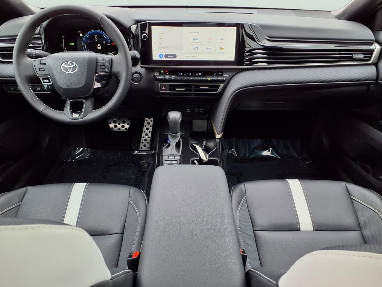 Used 2026 Toyota Camry SE w/ Multimedia Upgrade Package image 11