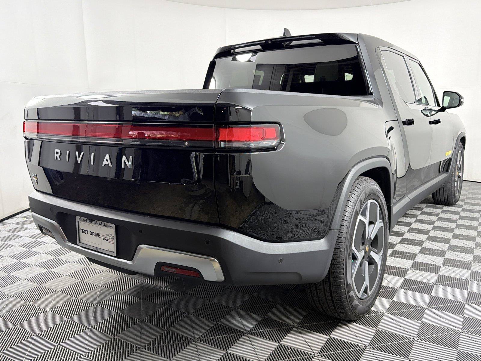 Used 2022 Rivian R1T Adventure AWD/4WD image 6