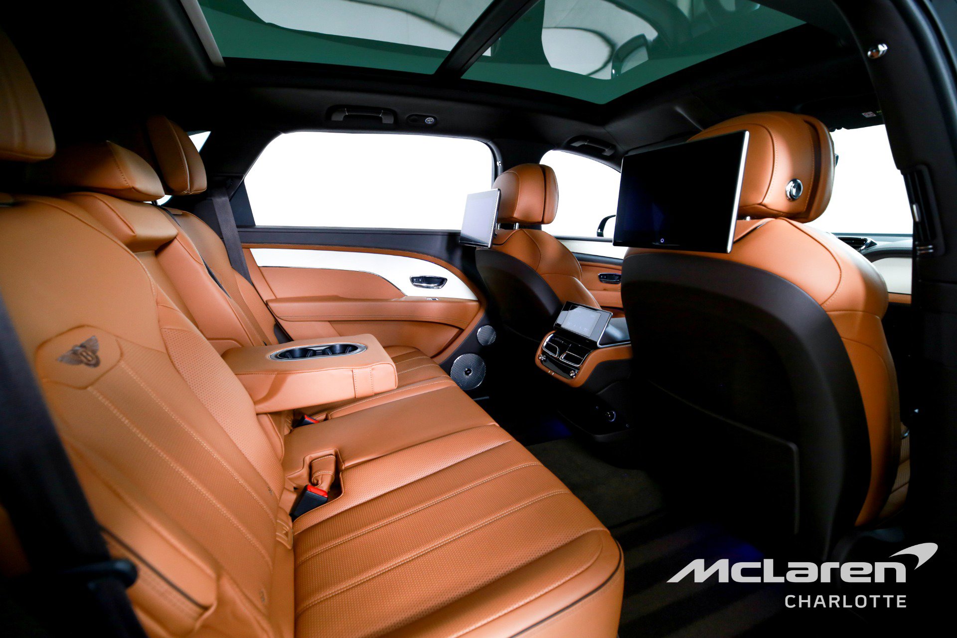 Used 2023 Bentley Bentayga Extended Wheelbase image 27